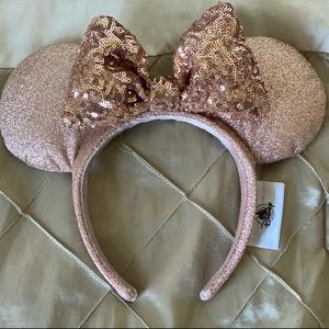 Minnie mouse ears